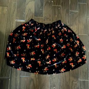 Cute skirt size M 💐velvet